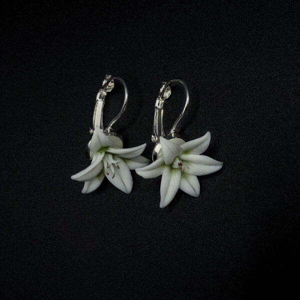Lily Earrings