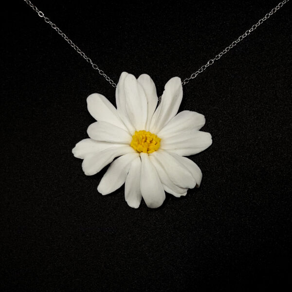 Daisy Pendant Necklace