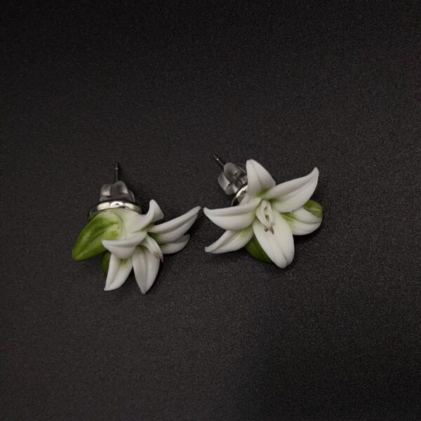 Stud Lily Earrings